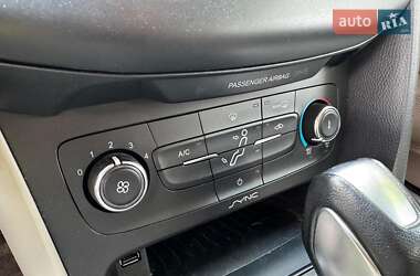 Седан Ford Focus 2016 в 