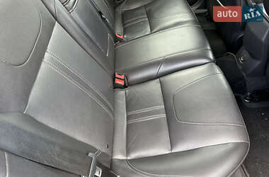 Хэтчбек Ford Focus 2012 в 