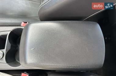 Хэтчбек Ford Focus 2012 в 