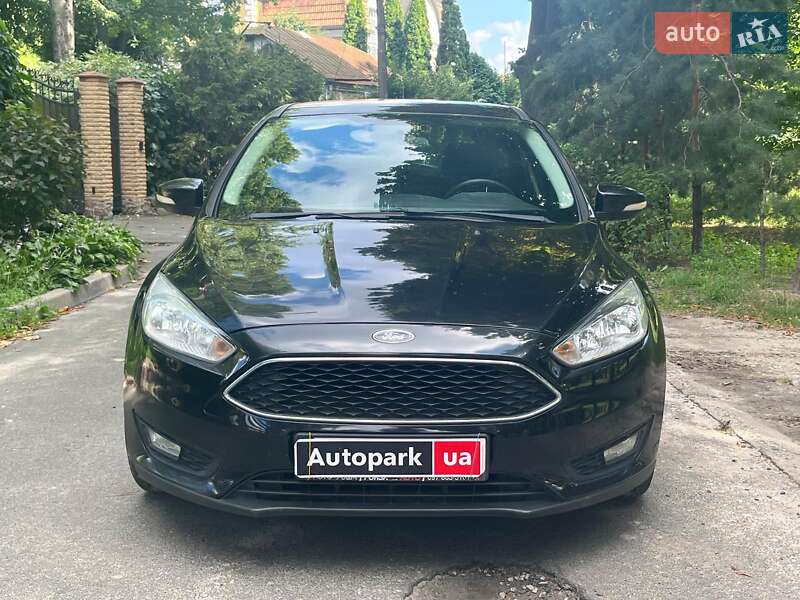 Хэтчбек Ford Focus 2015 в Киеве