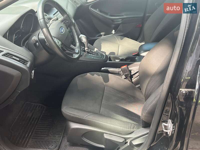 Хэтчбек Ford Focus 2015 в Киеве