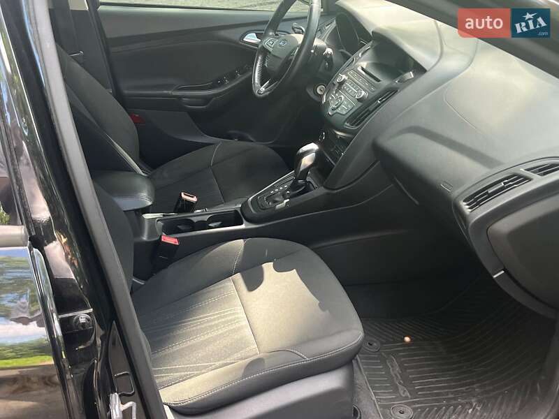 Хэтчбек Ford Focus 2015 в Киеве