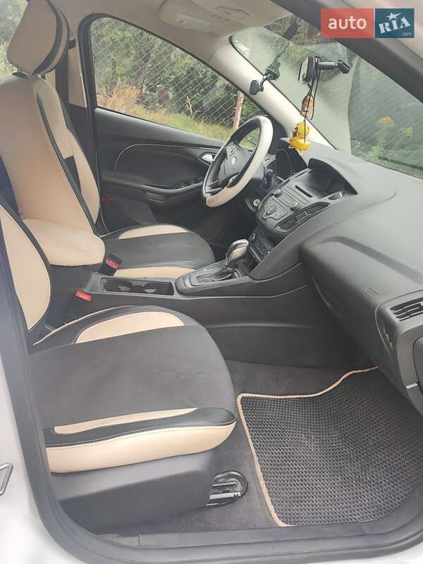Хэтчбек Ford Focus 2015 в Василькове