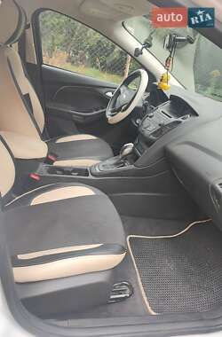 Хэтчбек Ford Focus 2015 в 