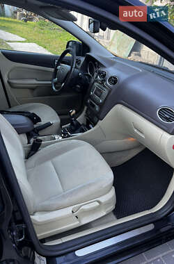 Универсал Ford Focus 2010 в 