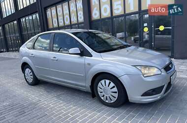 Хэтчбек Ford Focus 2006 в 