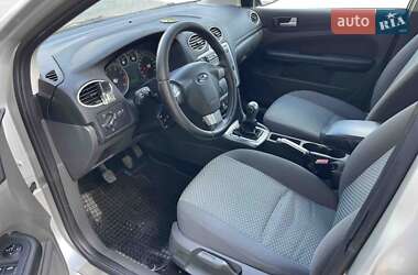 Хэтчбек Ford Focus 2006 в 