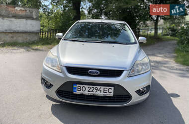 Хэтчбек Ford Focus 2010 в 