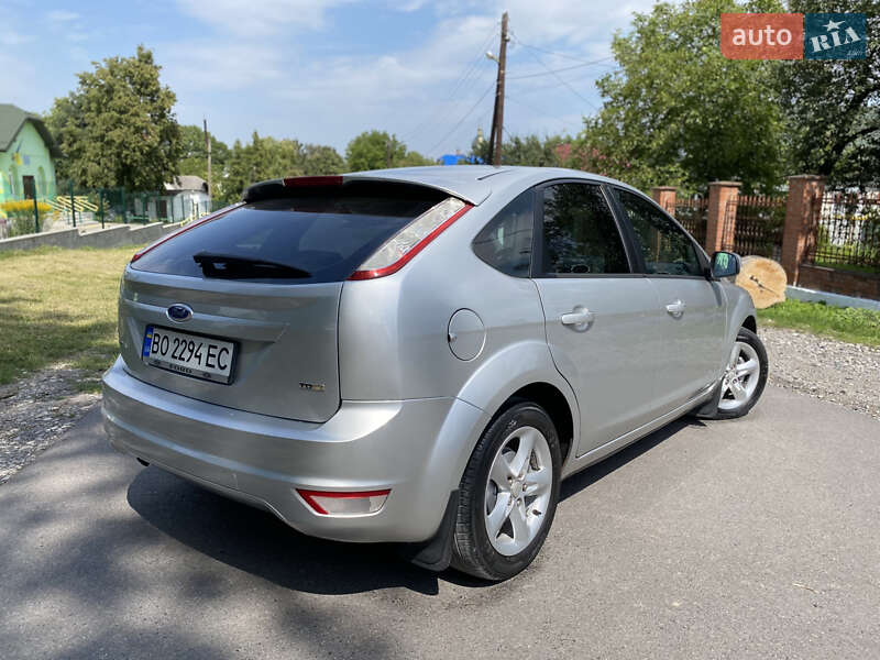 Хэтчбек Ford Focus 2010 в Тернополе