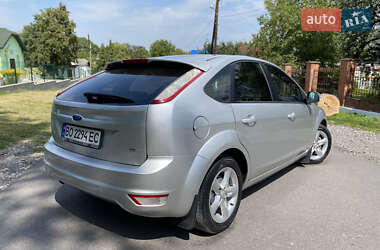 Хэтчбек Ford Focus 2010 в 