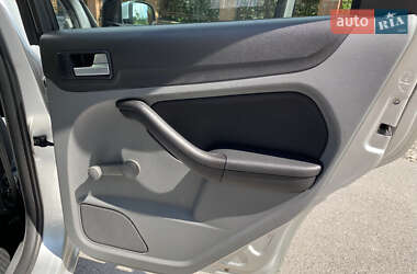 Хэтчбек Ford Focus 2010 в 