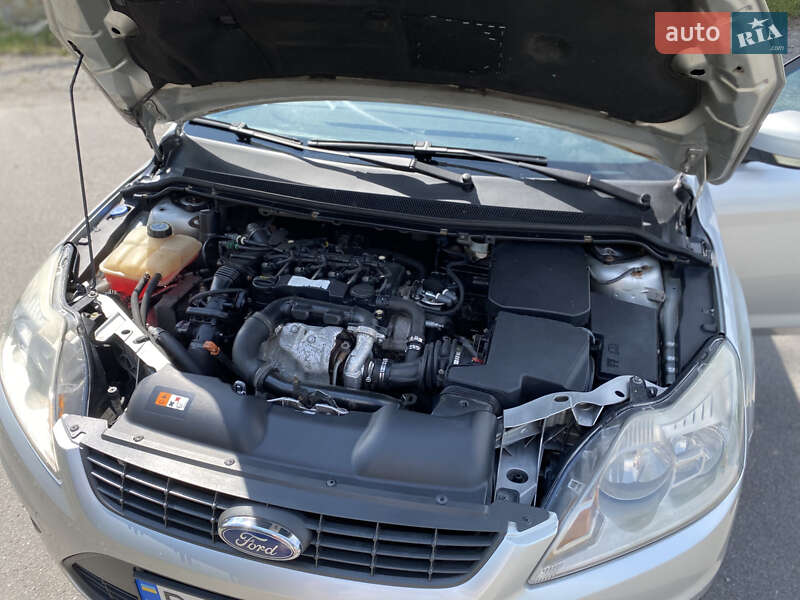 Хэтчбек Ford Focus 2010 в Тернополе