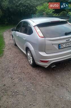 Хэтчбек Ford Focus 2010 в 