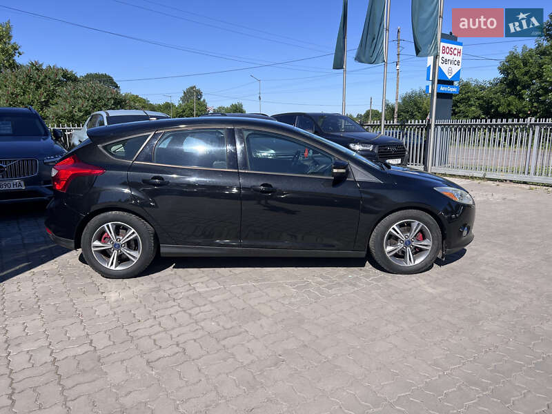 Хэтчбек Ford Focus 2014 в Нововолынске