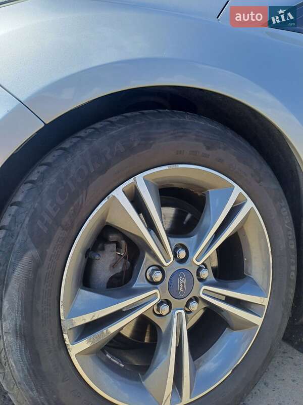 Хэтчбек Ford Focus 2015 в Коростене