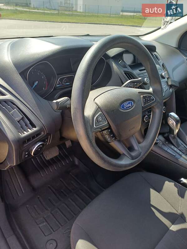 Хэтчбек Ford Focus 2015 в Коростене