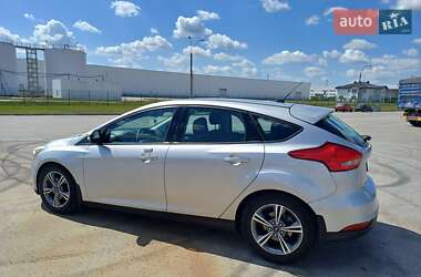 Хэтчбек Ford Focus 2015 в 