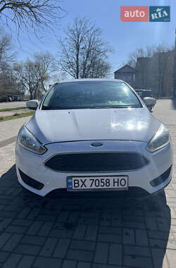 Хэтчбек Ford Focus 2015 в 