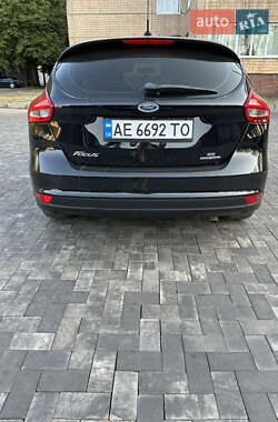 Хэтчбек Ford Focus 2015 в 