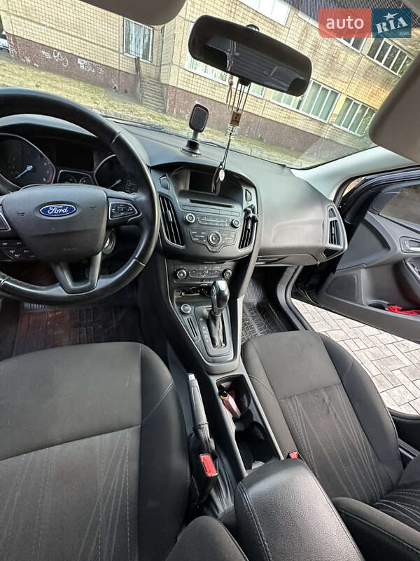 Хэтчбек Ford Focus 2015 в Кривом Роге
