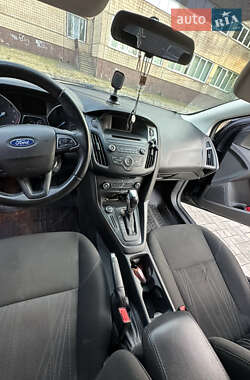 Хэтчбек Ford Focus 2015 в 
