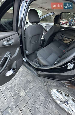 Хэтчбек Ford Focus 2015 в 