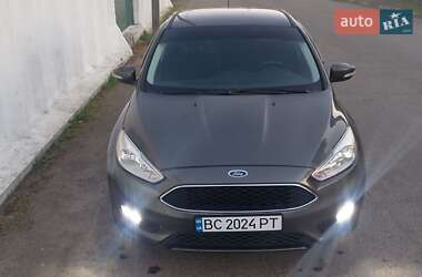Седан Ford Focus 2015 в 