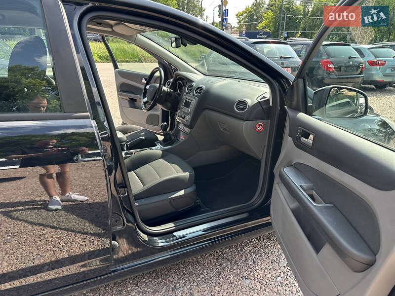 Универсал Ford Focus 2011 в Ровно