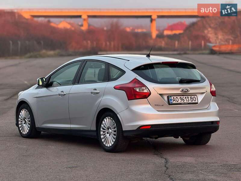 Хэтчбек Ford Focus 2011 в Ужгороде