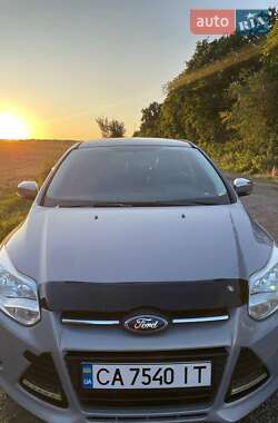 Хэтчбек Ford Focus 2013 в 