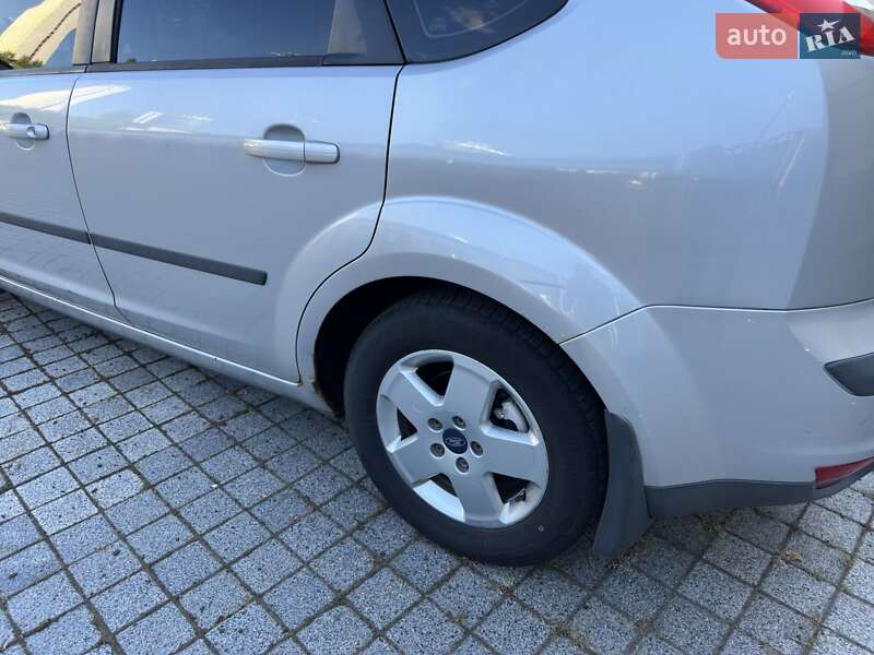 Хэтчбек Ford Focus 2006 в Киеве