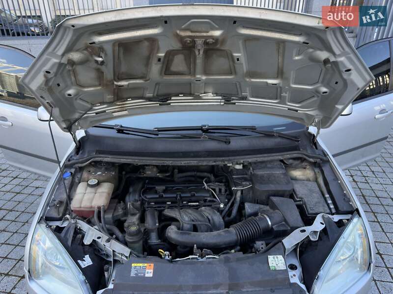 Хэтчбек Ford Focus 2006 в Киеве