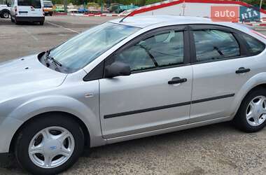 Хэтчбек Ford Focus 2005 в 