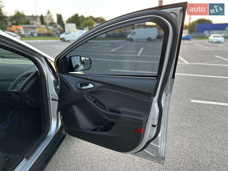 Седан Ford Focus 2016 в Житомире фото 28 Седан Ford Focus 2016 в Житомире