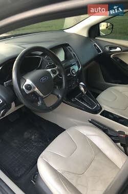 Хэтчбек Ford Focus 2015 в 