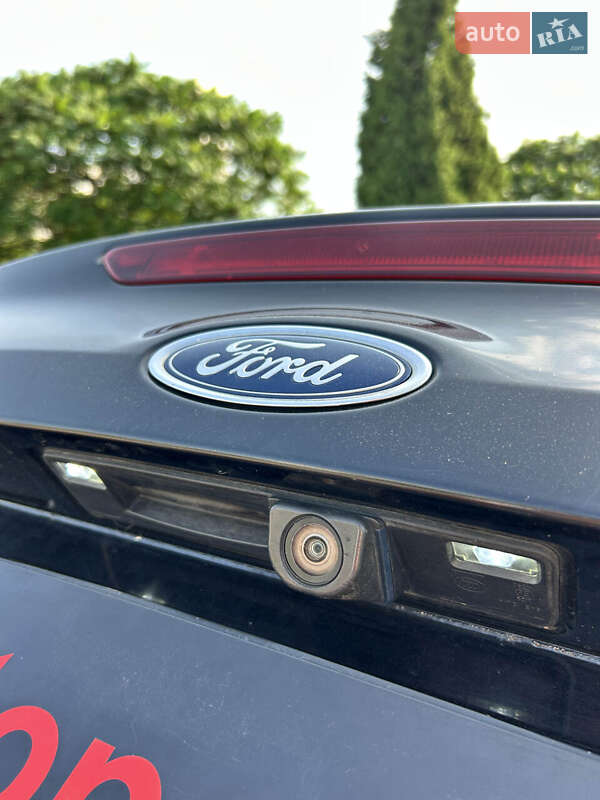 Седан Ford Focus 2015 в Сумах