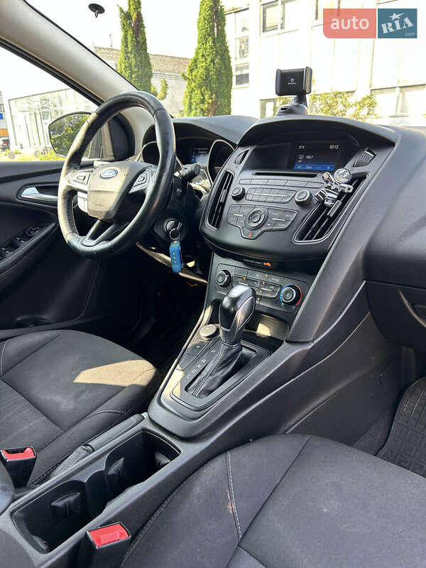 Седан Ford Focus 2015 в Сумах