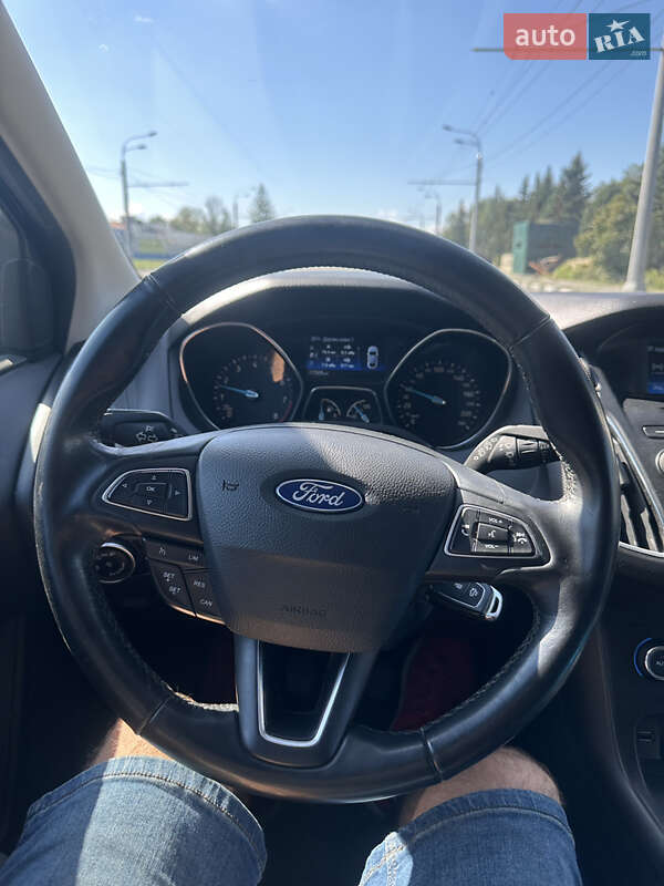 Хэтчбек Ford Focus 2015 в Харькове
