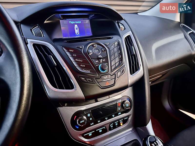 Хэтчбек Ford Focus 2012 в Стрые