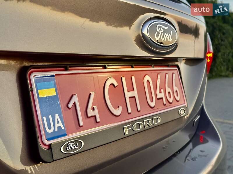 Хэтчбек Ford Focus 2012 в Стрые