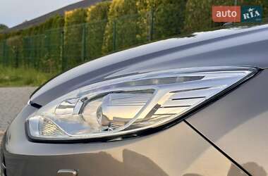 Хэтчбек Ford Focus 2012 в 