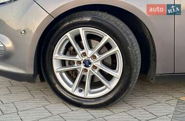 Хэтчбек Ford Focus 2012 в 