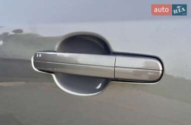 Хэтчбек Ford Focus 2012 в 