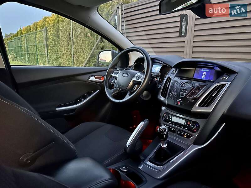 Хэтчбек Ford Focus 2012 в Стрые