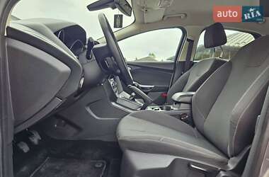 Хэтчбек Ford Focus 2012 в 