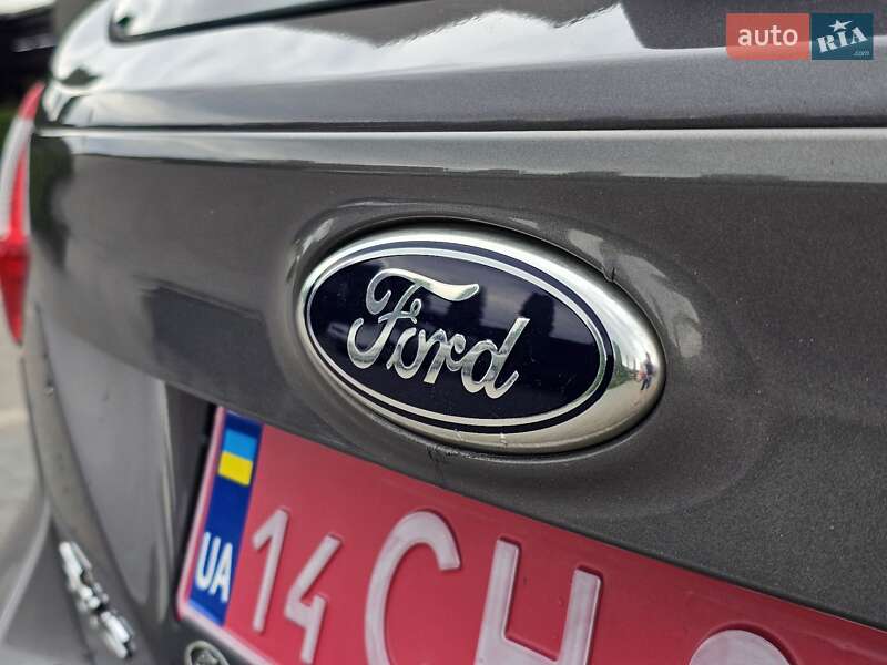 Хэтчбек Ford Focus 2012 в Стрые