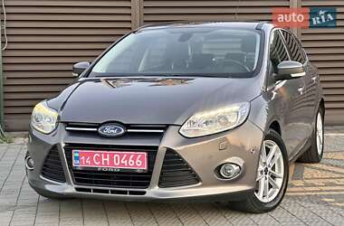 Хэтчбек Ford Focus 2012 в 
