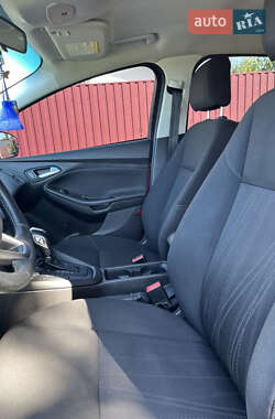 Седан Ford Focus 2015 в 