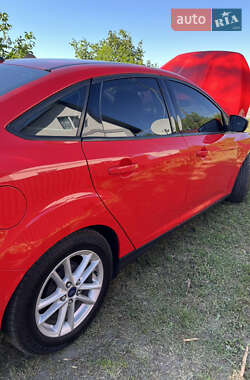 Седан Ford Focus 2015 в 