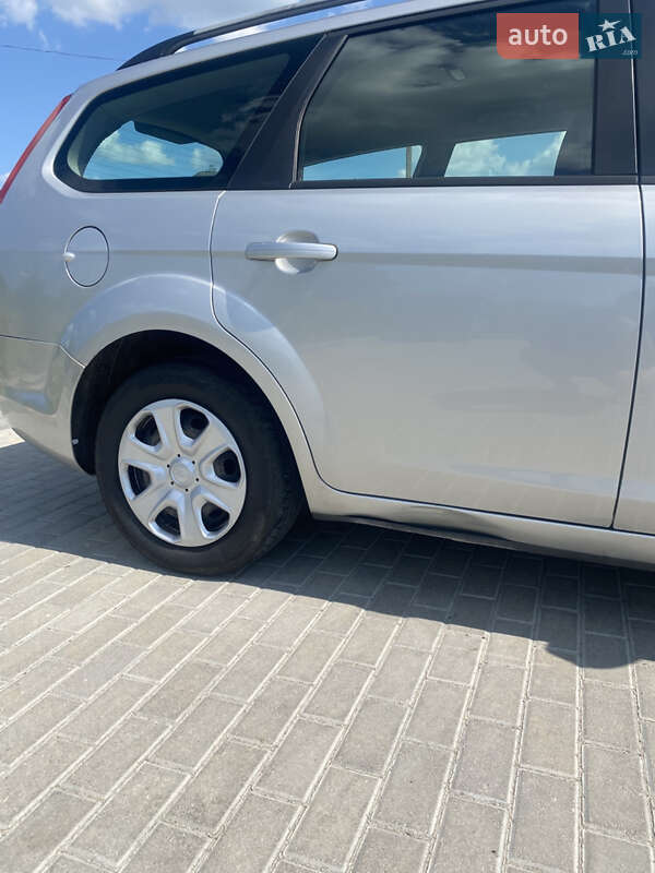 Универсал Ford Focus 2010 в Золочеве